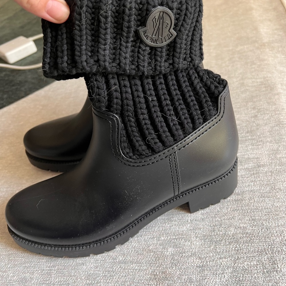 Moncler Ginette Cuffed Waterproof Rain Boot Size 39